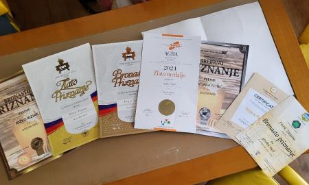 PRIZNANJA 4